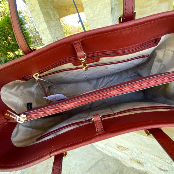 NWT Michael Kors LG EW Leather tote handbag - Picture 5 of 10